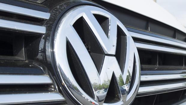 El logotipo del fabricante de automóviles alemán Volkswagen