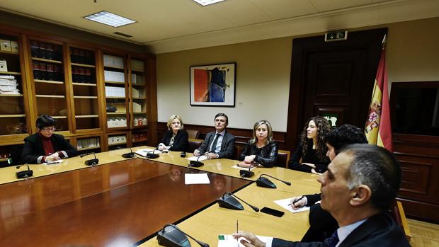 El PSOE exige al Gobierno que el decreto sobre las cláusulas suelo sea vinculante para toda la banca