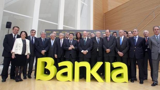 Foto de 2011 del día del anuncio de la creación de Bankia