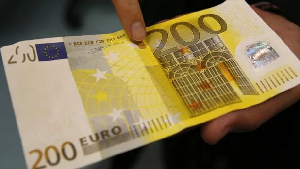 Billete de 200 euros falsificado
