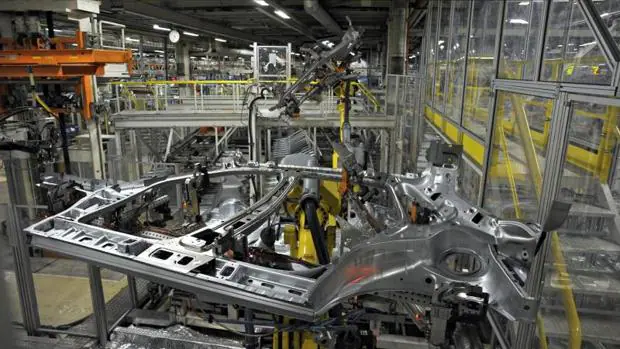 La expansión del sector manufacturero encadena 37 meses, según el PMI de Markit