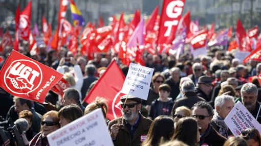 Toxo y Álvarez advierten de que «todavía se está lejos de dejar atrás los efectos de la crisis»