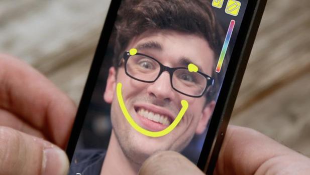 La aplicación Snapchat abierta en un móvil