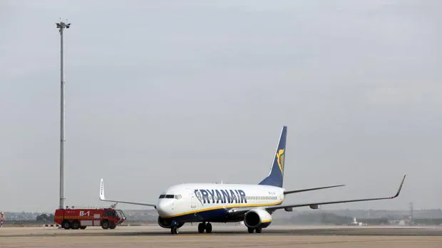 Ryanair ha contactado vía email y mensaje de texto con todos los pasajeros que viajan durante estos dos días