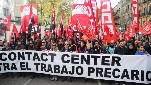 Imagen de archivo de una de las manifestaciones de los teleoperadores, organizadas a finales del año pasado