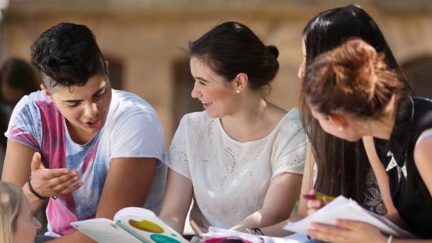 Las clases de idiomas desgravan en algunas comunidades