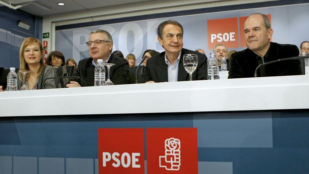 Leire Pajín, Pepe Blanco, Rodríguez Zapatero y Manuel Cháves en 2010