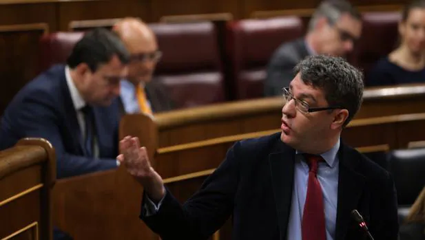 Álvaro Nadal, ministro de Energía, en el Congreso de los Diputados