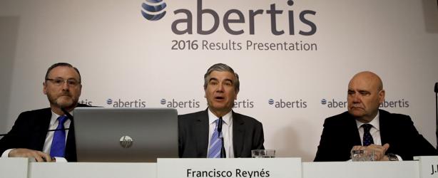 El consejero delegado de Abertis, Francisco Reynés, durante la presentación de resultados de 2016