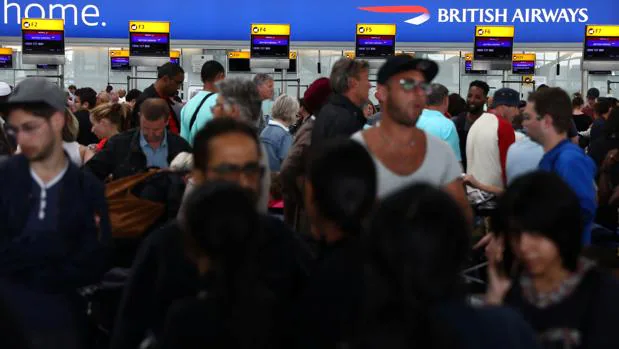 Las cancelaciones afectan a cuatro vuelos de llegada y dos de salida a aeropuertos españoles