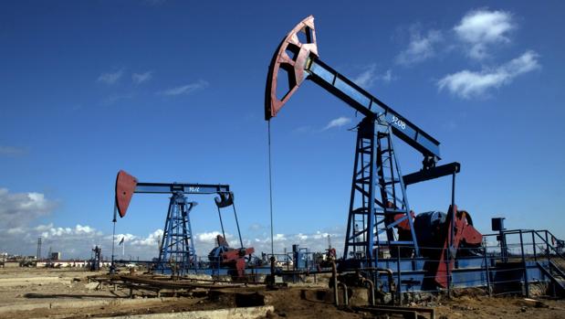 La OPEP no logra repuntar el precio del petróleo con sus políticas