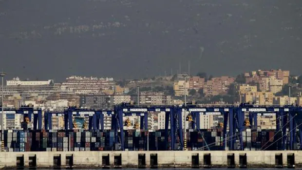 En Algeciras, el puerto con mayor tráfico de España, las dos terminales de contenedores operan con normalidad