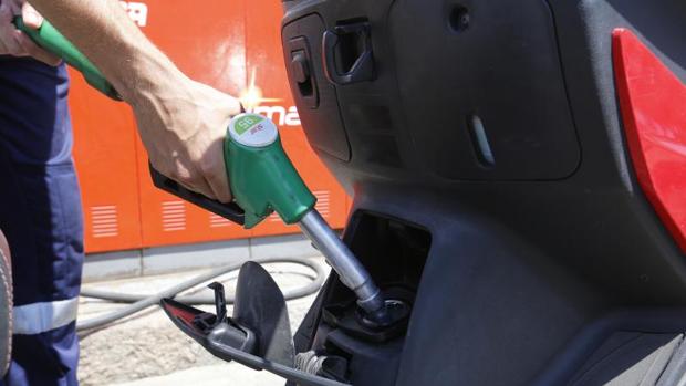 Los precios de los carburantes bajaron en junio