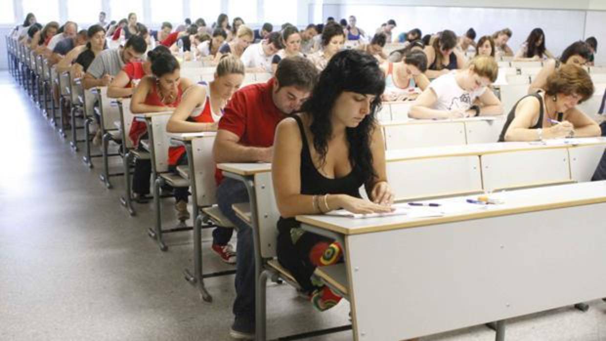 Oposiciones para docentes en Sevilla en 2011