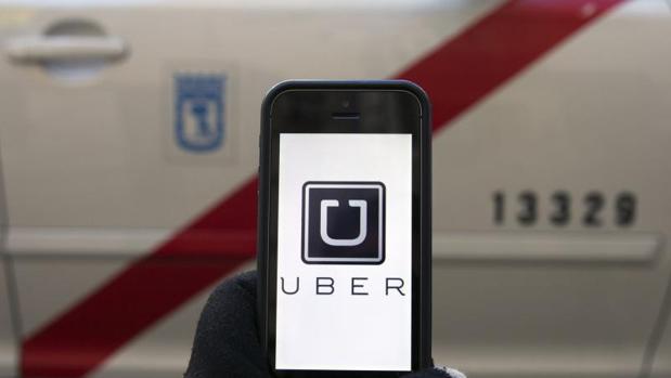 Uber rebaja a 15 euros el precio del trayecto al aeropuerto de Barajas durante el verano