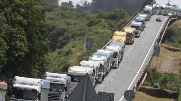 Camiones apostados en Santiago de Compostela en un acto reivindicativo