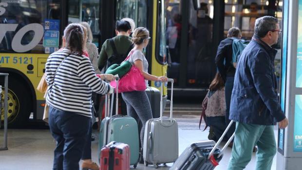 Ryanair pide que se cumplan las condiciones del equipaje de mano para evitar retrasos