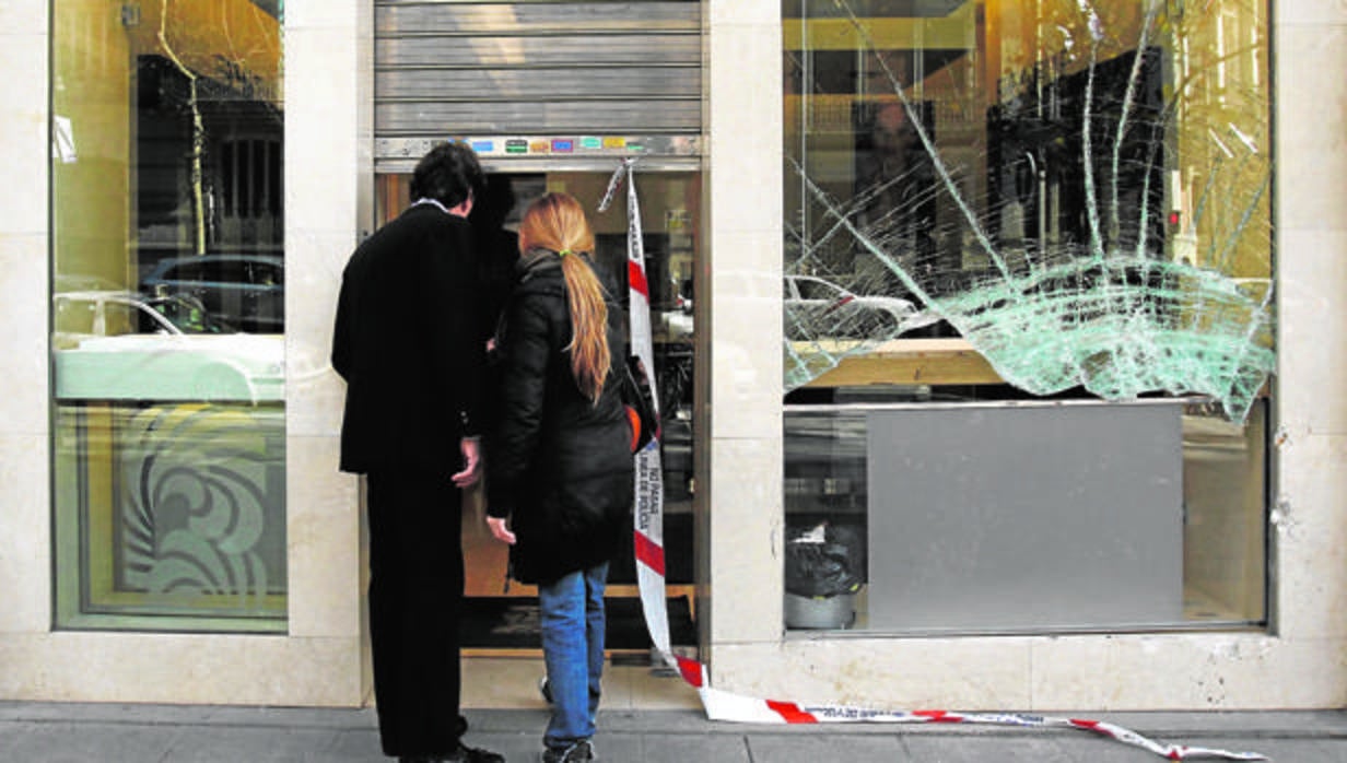 Los comercios a pie de calle son un claro objetivo para los cacos, como este de la calle Serrano de Madrid