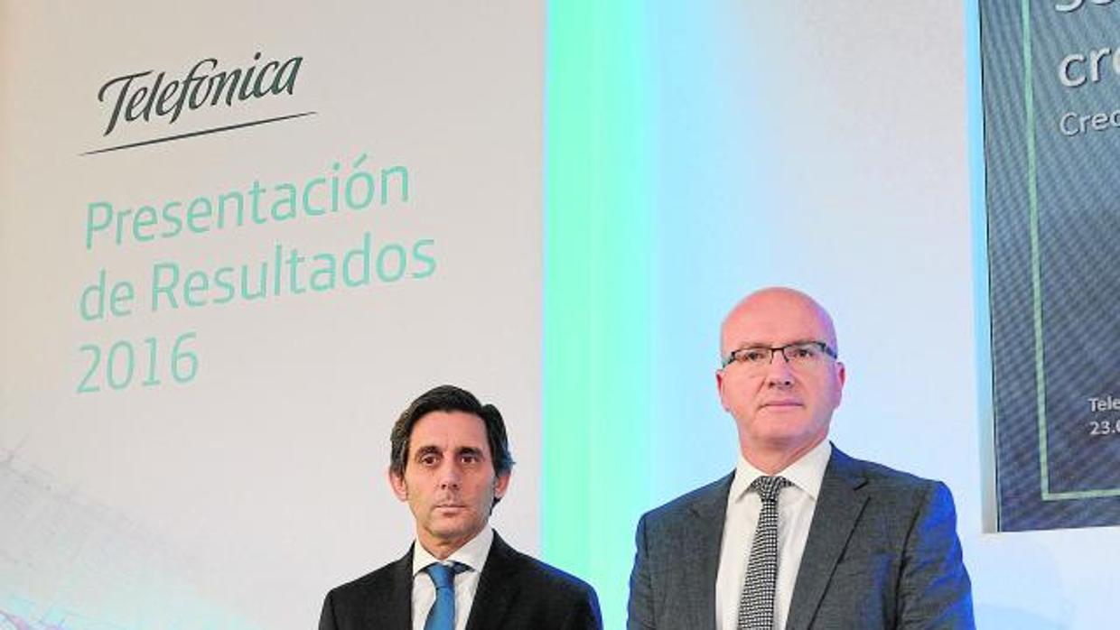 José María Álvarez-Pallete y Ángel Vilà en la presentación de resultados de 2016