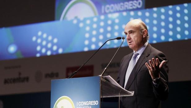 De Guindos abre la puerta a negociar el sistema de financiación de Cataluña si desiste de la independencia