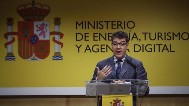 Nadal asegura que la situación política en Cataluña está afectando al turismo nacional más que los atentados