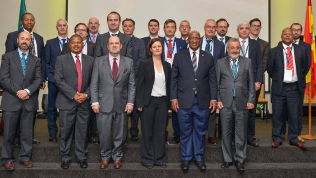 Foto de familia de los empresarios participantes en el encuentro de Johannesburgo