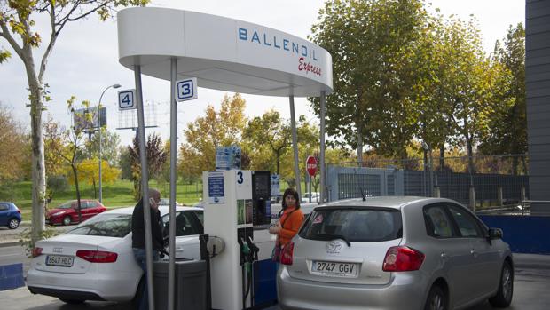 Ballenoil y Service Point también trasladan su sede social a Madrid por la situación en Cataluña