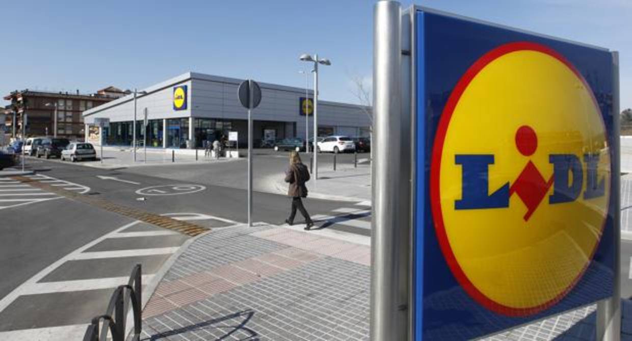 Despiden a un empleado en Lidl por trabajar de más