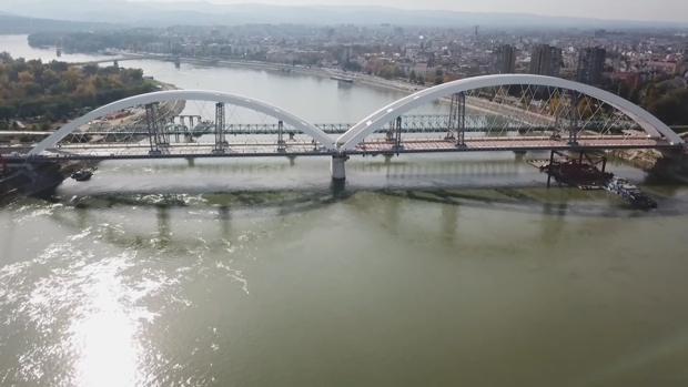 La firma sevillana Azvi avanza en la construcción de un puente sobre el Danubio