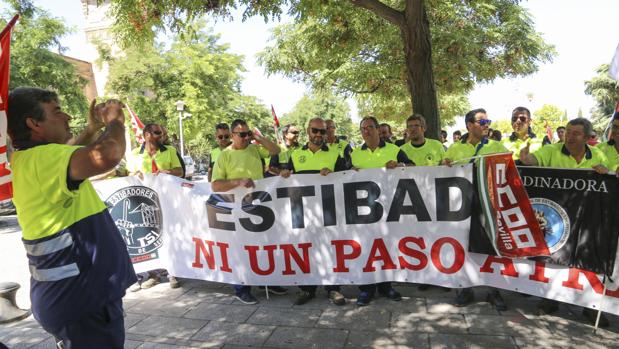 La CNMC abre expediente contra el sector de la estiba por el acuerdo que puso fin a la huelga de julio