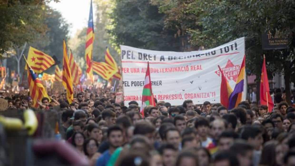El proceso secesionista provoca un desplome del crecimiento catalán