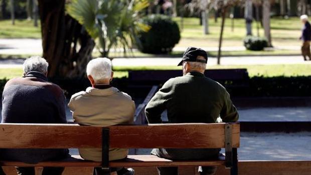 La jubilación queda en 65 años y seis meses y las nóminas suben un 0,25%
