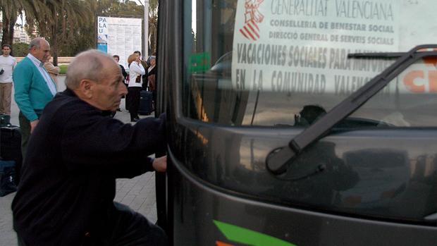 La patronal de agencias de viaje recurre la licitación del «megacontrato» del Estado