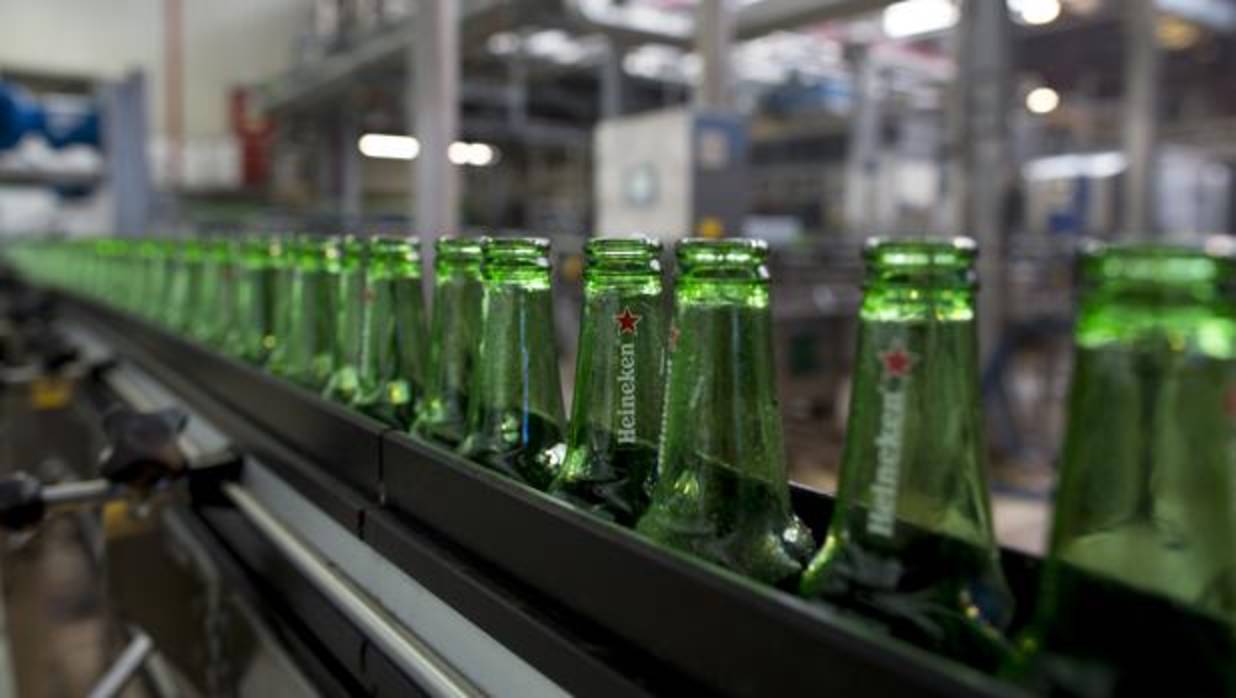La cervecera tiene unos 2.400 trabajadores en sus cuatro fábricas españolas