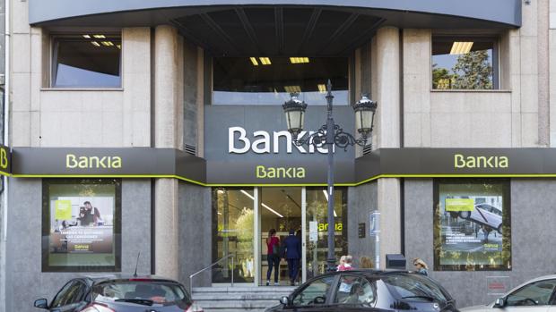 Bankia y sindicatos fijan en un máximo de 2.000 las salidas voluntarias