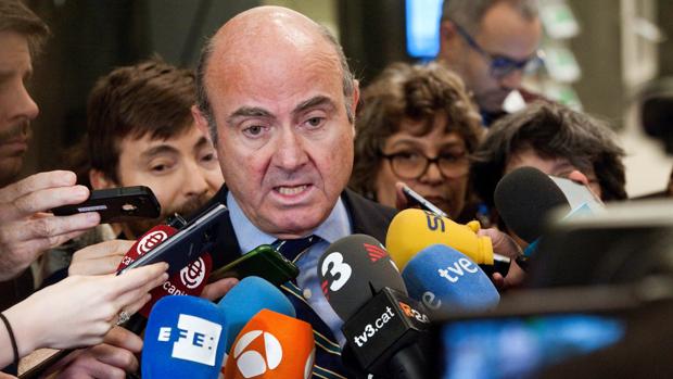 De Guindos apela a su independencia como aval para entrar en el BCE