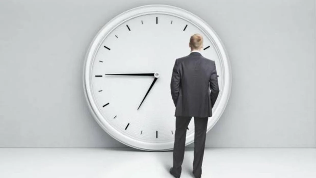 Lo determinante para calificar tiempo de trabajo es que el trabajador esté obligado a hallarse presente
