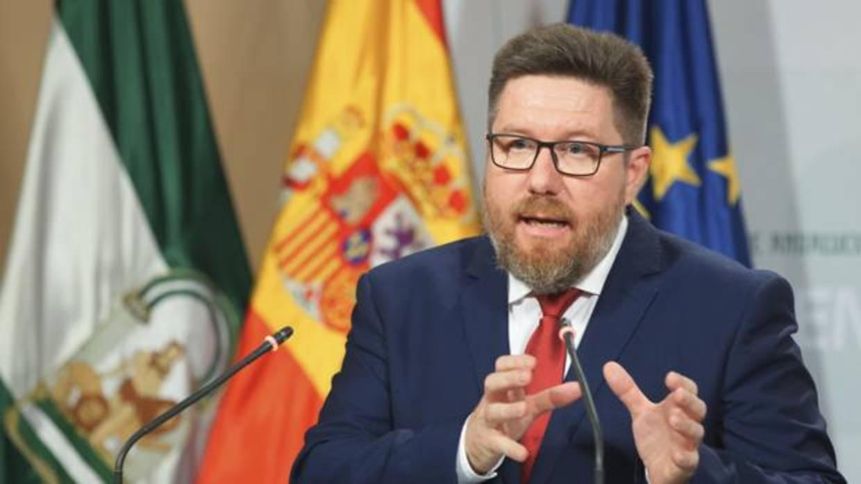 El consejero de Agricultura, Rodrigo Sánchez Haro