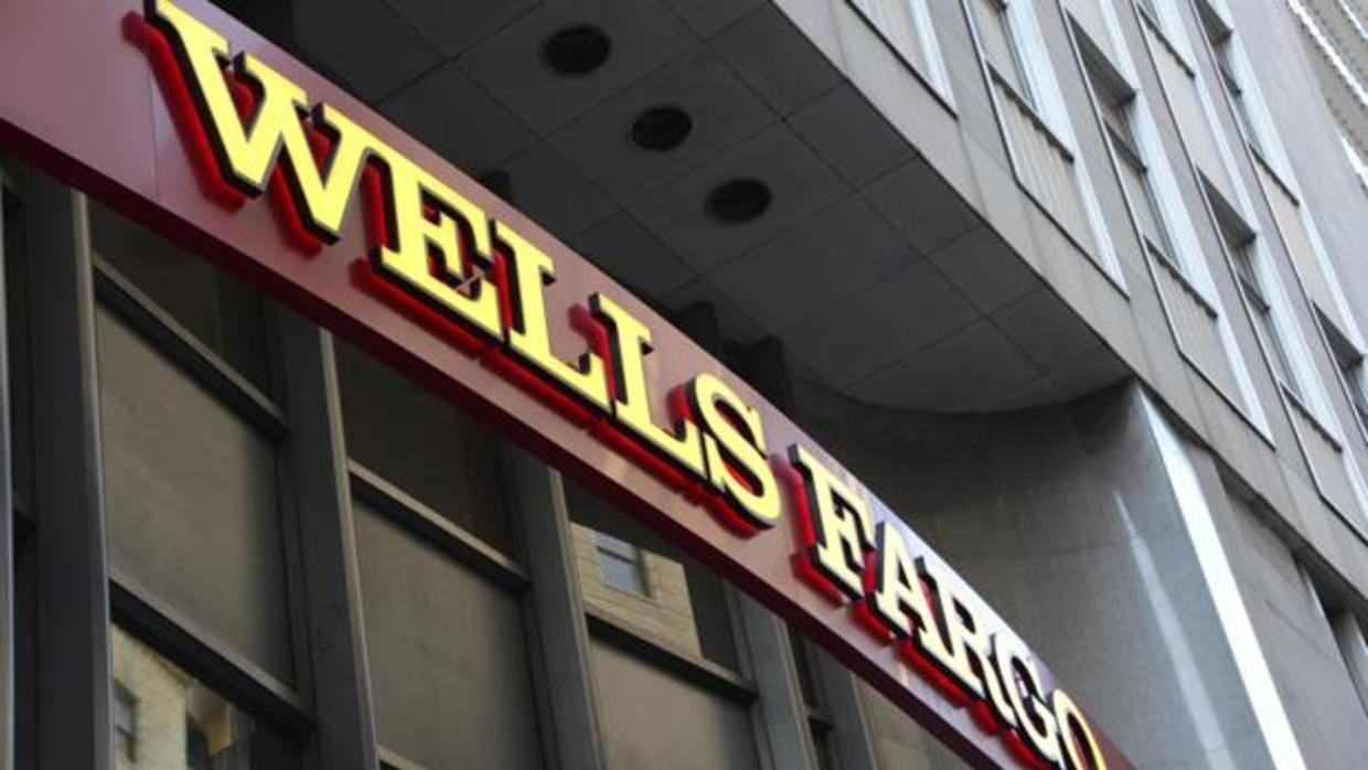 Los reguladores estadounidenses planean imponer una una multa de 1.000 millones de dólares a Wells Fargo