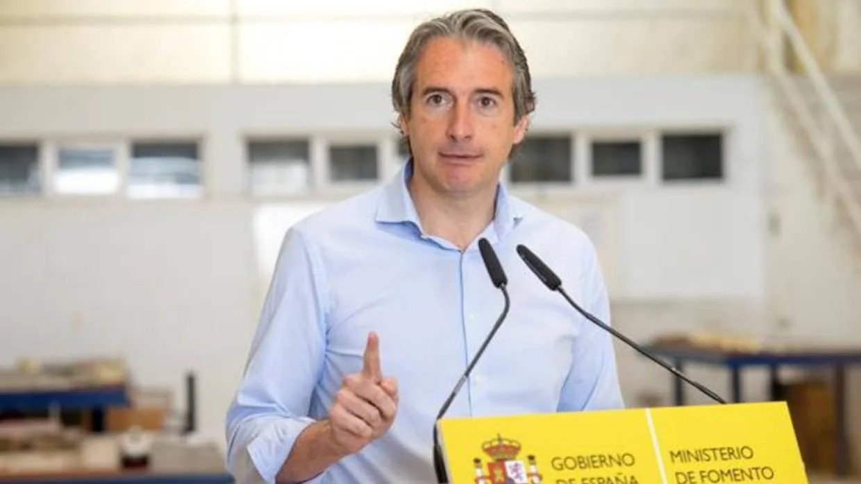 El ministro de Fomento, Íñigo de la Serna, presenta el Plan Inmobiliario del Aeropuerto Adolfo Suárez Madrid-Barajas, que abarcará 920 hectáreas de suelos potenciales