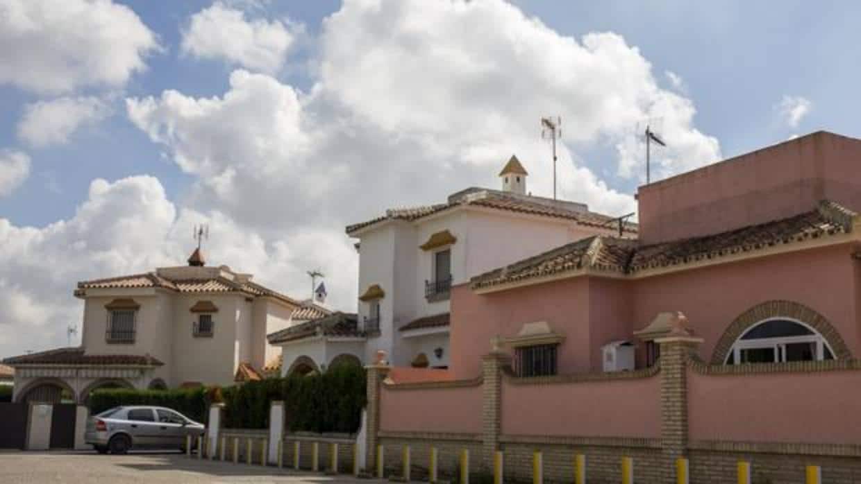 Una urbanización de chalets en un municipio de Huelva