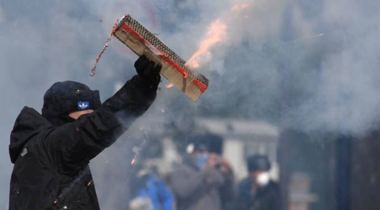 Fuertes disturbios en París durante las manifestaciones del 1 de mayo