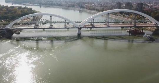 El puente Zezelj en Serbia