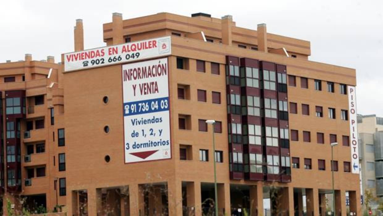 Un bloque de pisos en venta en Madrid