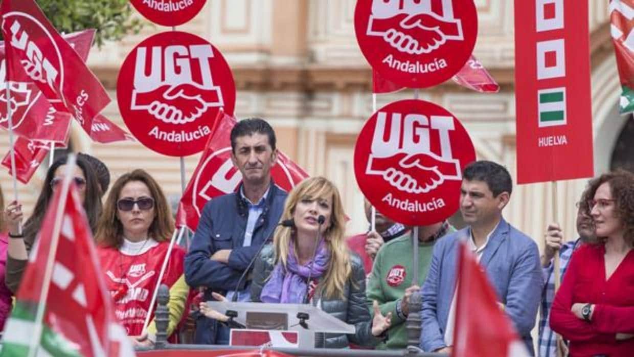 Mitin de Carmen Castilla, secretaria general de UGT en Andalucía, en el Primero de Mayo en Sevilla