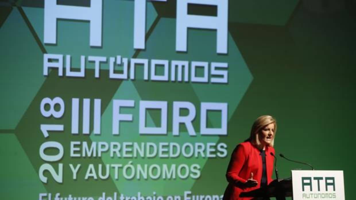 Fátima Báñez, ministra de Empleo y Seguridad Social, en la inauguración del III Foro de Emprendedores y Autónomos de ATA