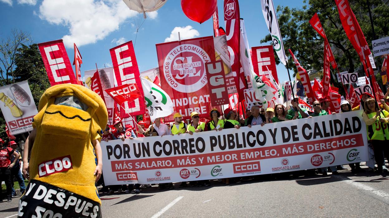 Correos inaugura la primera huelga de la era Sánchez