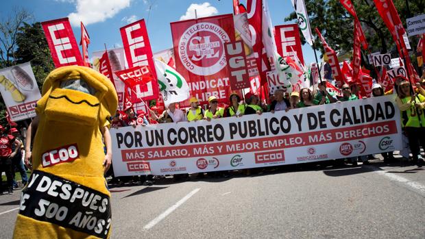 Correos inaugura la primera huelga de la era Sánchez