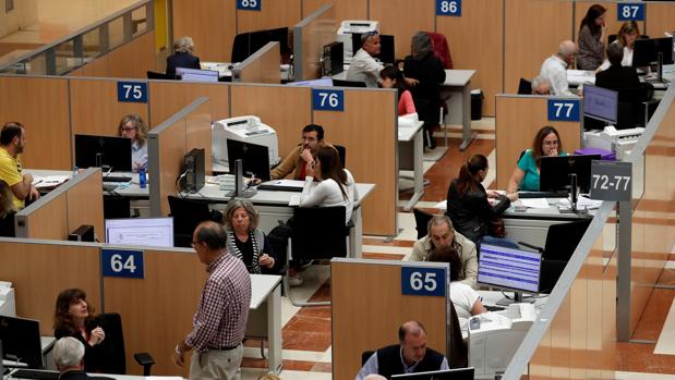 Tengo un viaje de trabajo y mi empresa me reembolsa  los gastos. ¿Debo tributar por ello en la declaración?