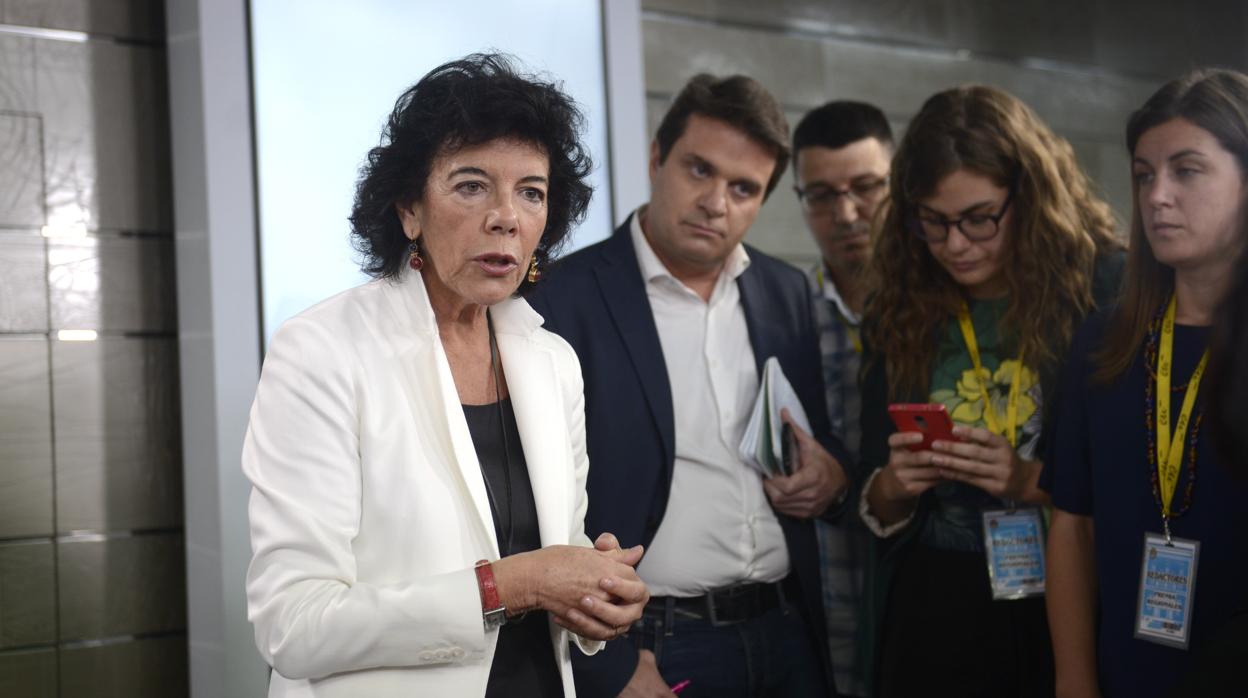 La portavoz del Gobierno y ministra de Educación, Isabel Celaá